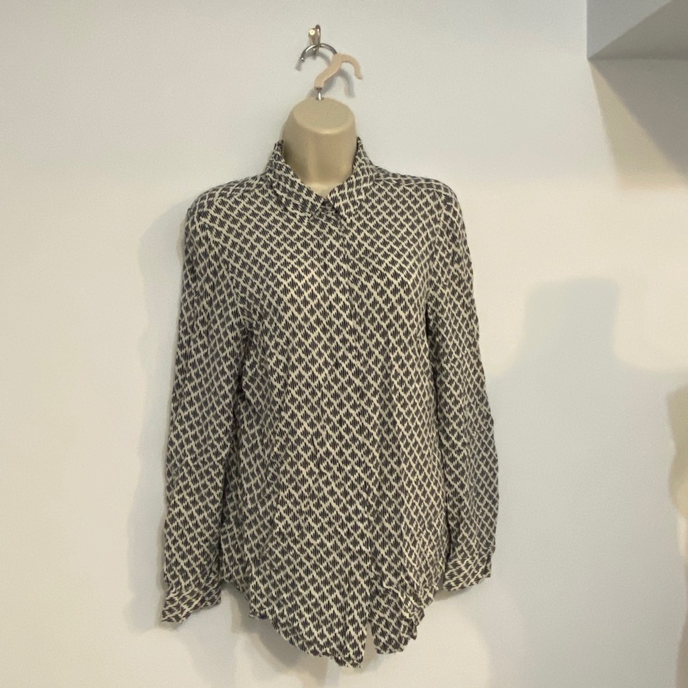 4/$35 Toni button up shirt collared geometric Medium